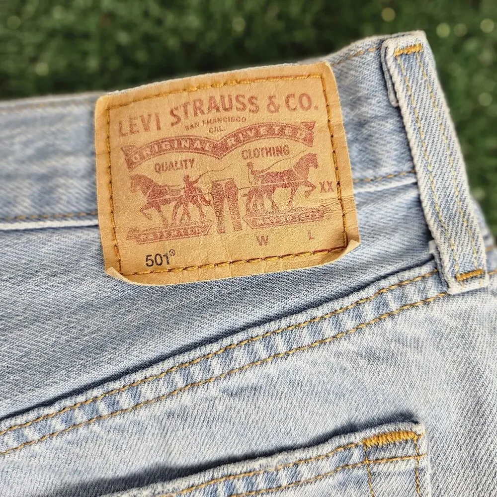 Levi's 501 Women Shorts W30(32) Blue Denim Cut Off Distressed Frayed Button Fly - Picture 7 of 13